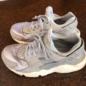 Silver Nike Huarache Women’s